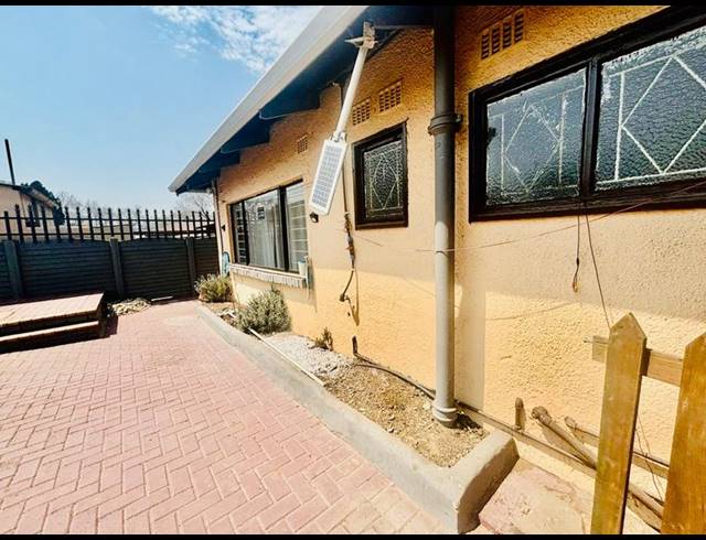 3 BEDROOM HOUSE FOR SALE IN VANDERBIJLPARK CW 3